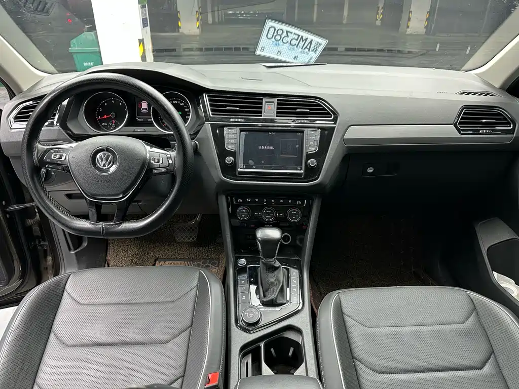 Volkswagen Tiguan L — миниатюра 10