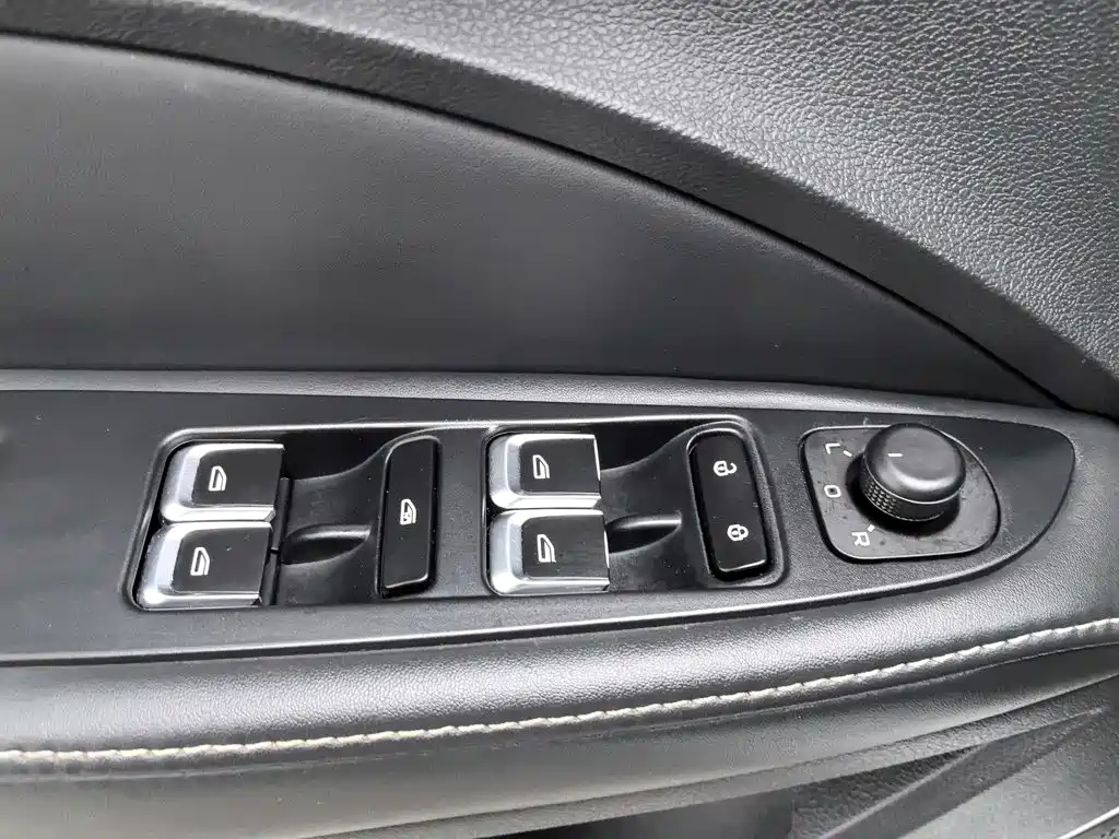 Geely Emgrand — миниатюра 9