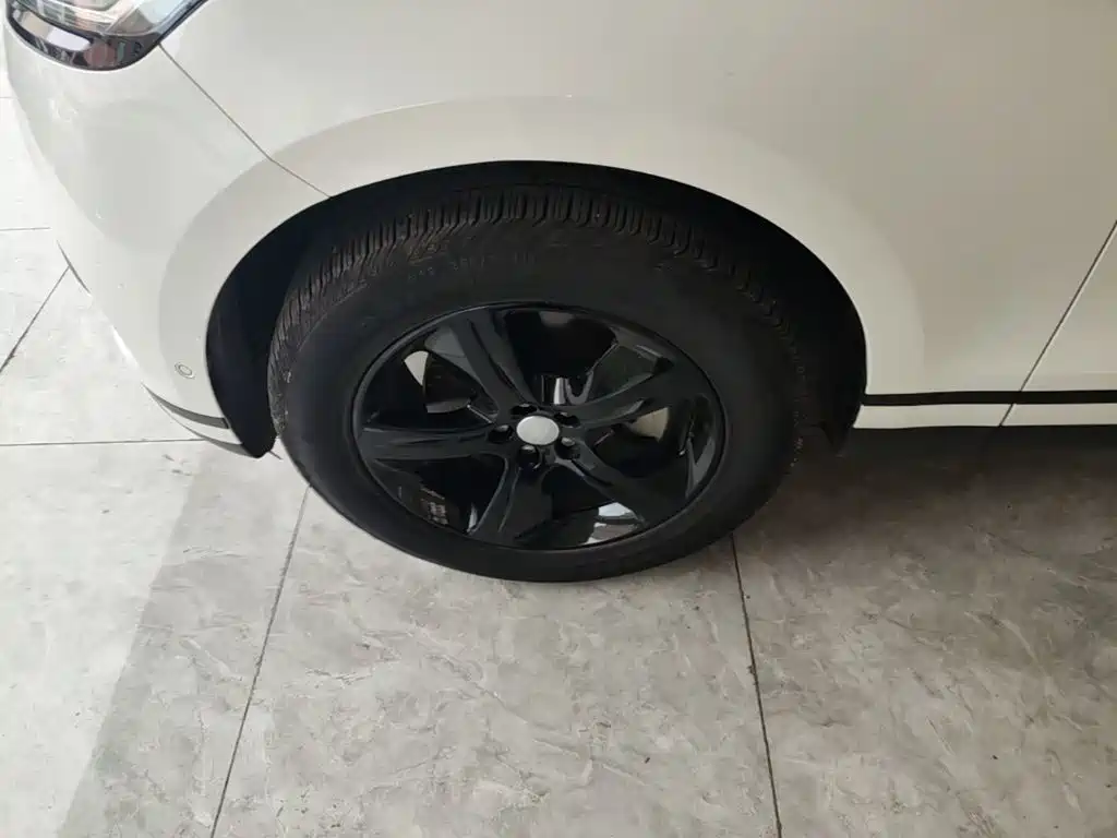 Land Rover Velar — миниатюра 23