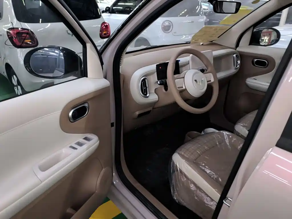 Wuling MINIEV — миниатюра 16