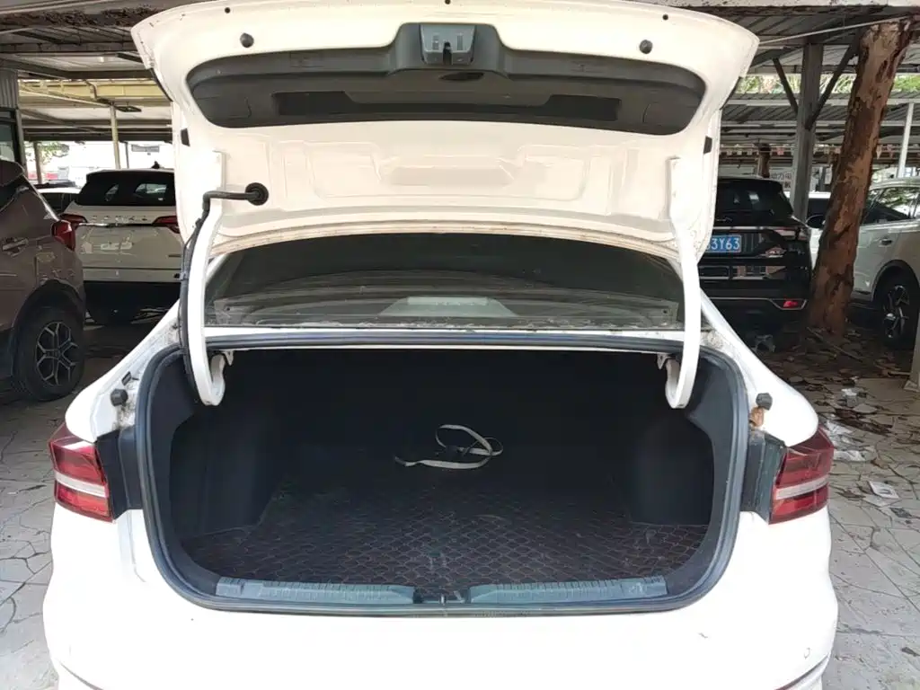 Volkswagen Lavida — миниатюра 19