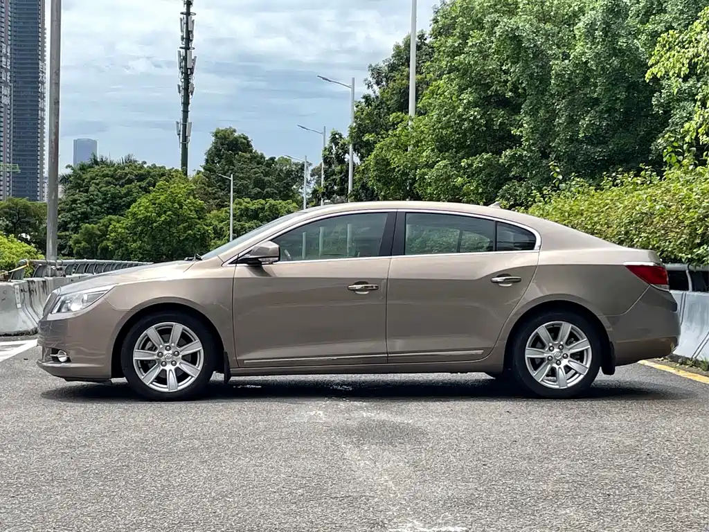 Buick LaCrosse — миниатюра 4