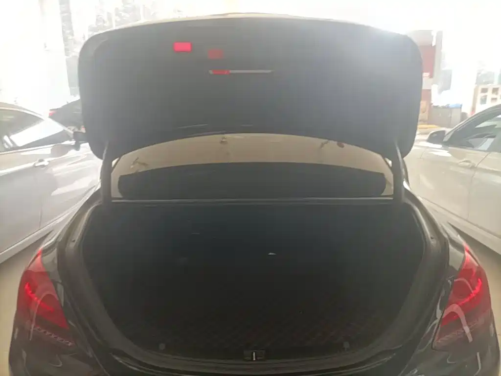 Mercedes-Benz C-Class — миниатюра 19