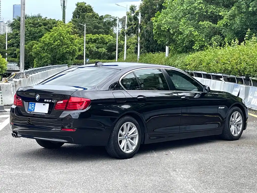 BMW 5 Series — миниатюра 3
