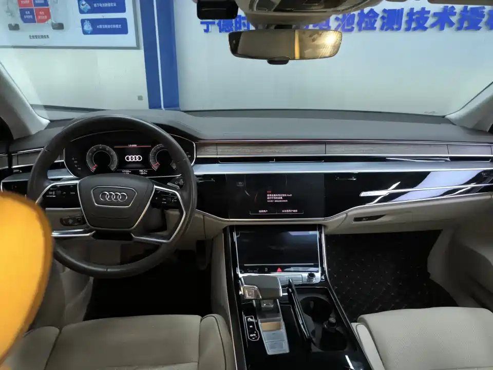 Audi A8 — миниатюра 10