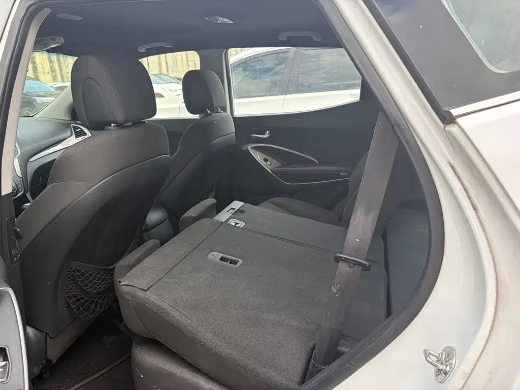 Hyundai Santa Fe — миниатюра 5