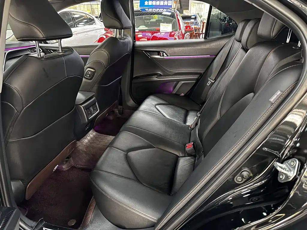 Toyota Camry — миниатюра 11