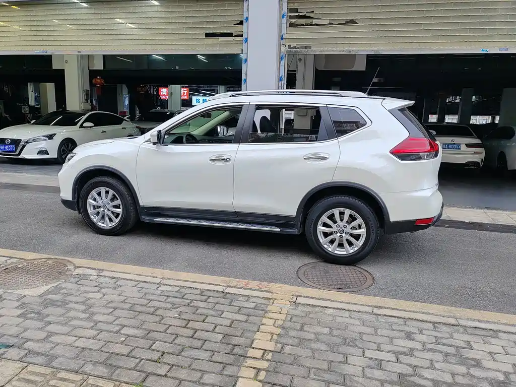 Nissan X-Trail — миниатюра 4