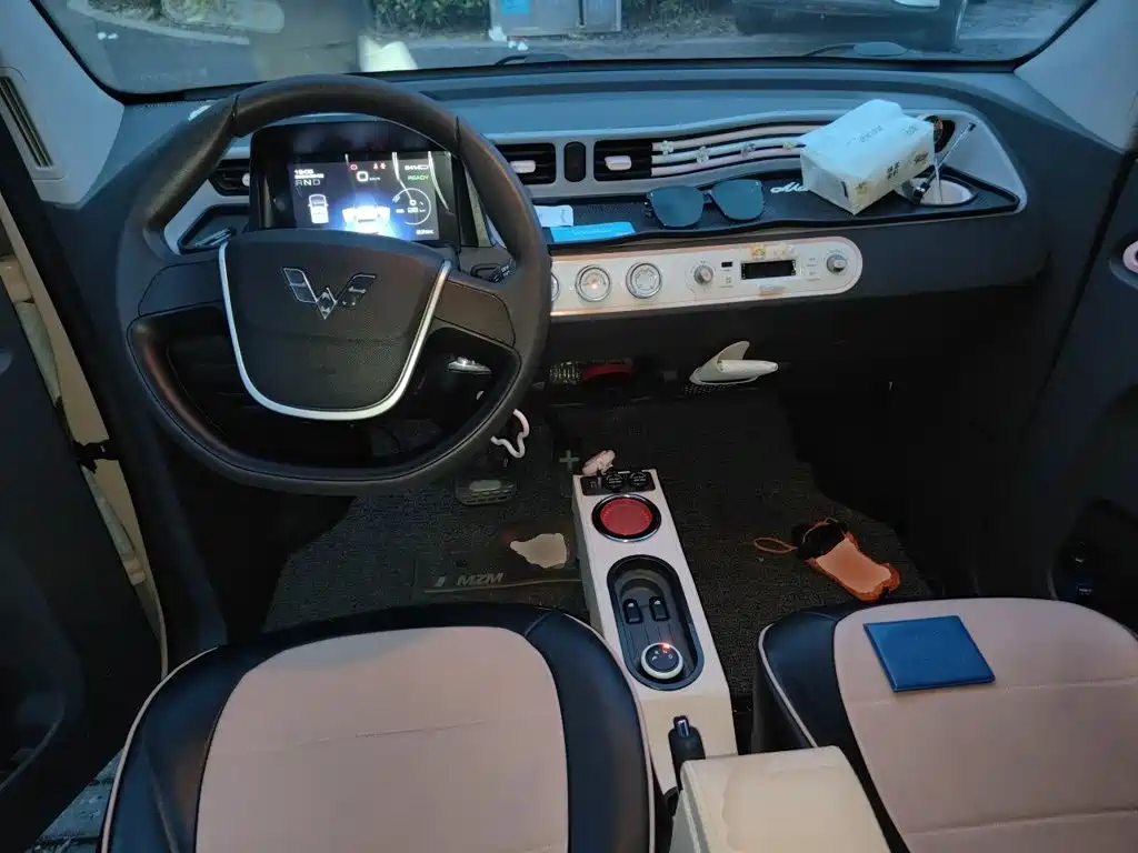 Wuling MINIEV — миниатюра 6