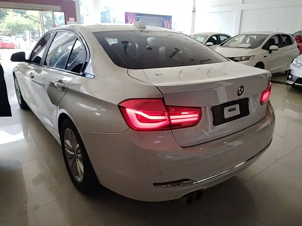 BMW 3 Series — миниатюра 5