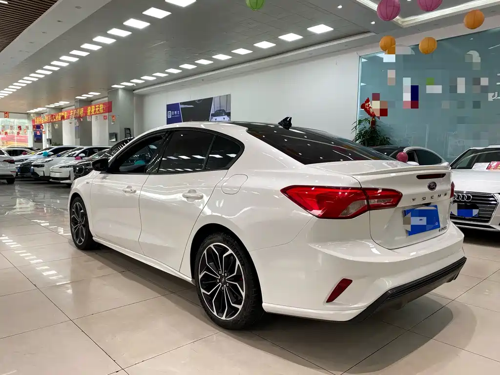 Ford Focus — миниатюра 10