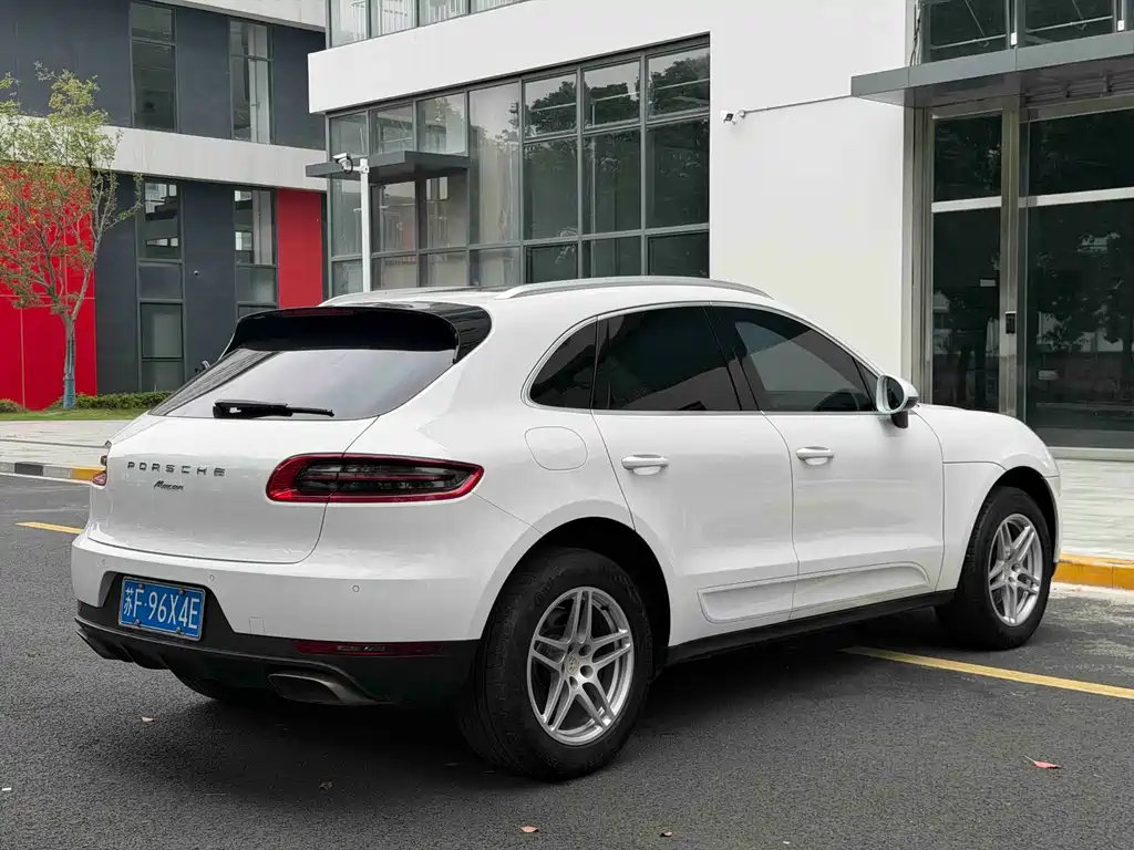 Porsche Macan — миниатюра 4