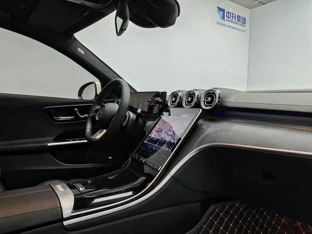 Mercedes-Benz C-Class — миниатюра 15
