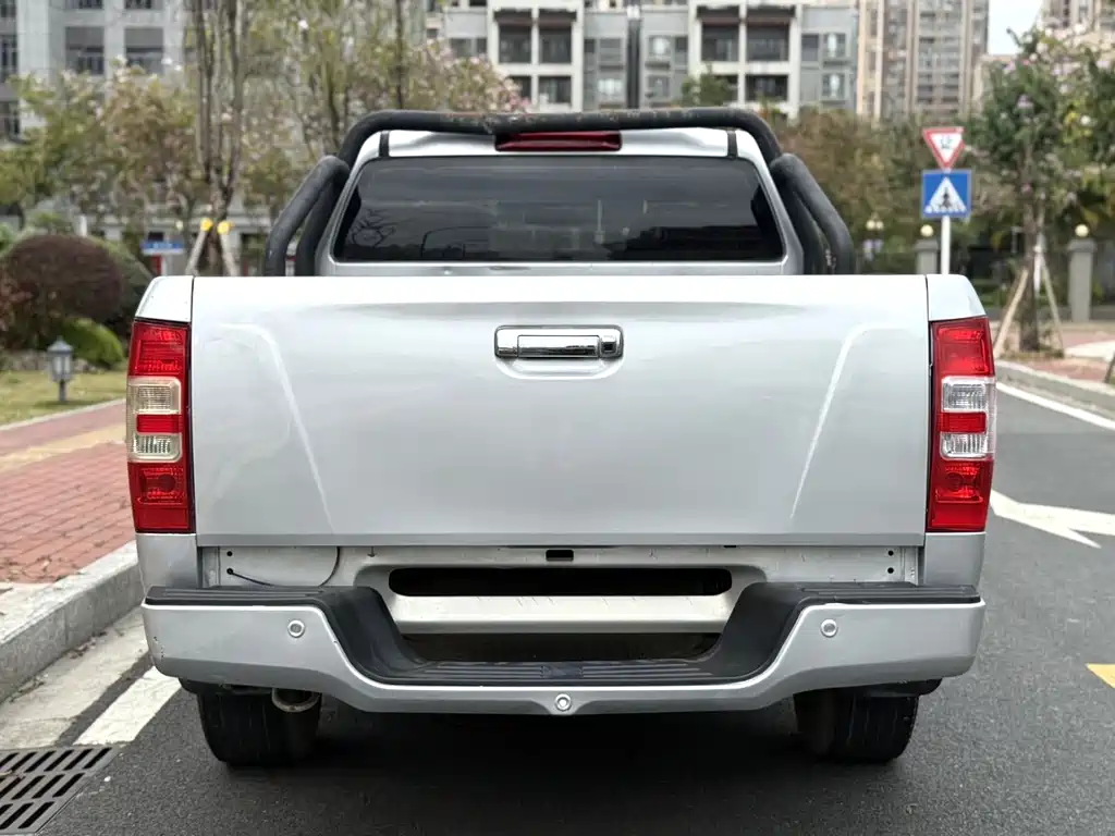 Isuzu RE-MAX Ruimai — миниатюра 3