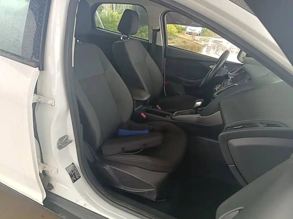 Ford Focus — миниатюра 25