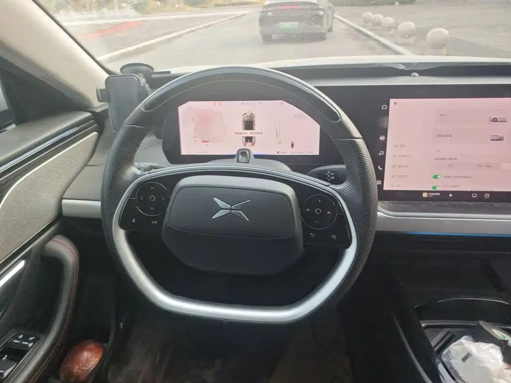 XPeng P7 — миниатюра 6