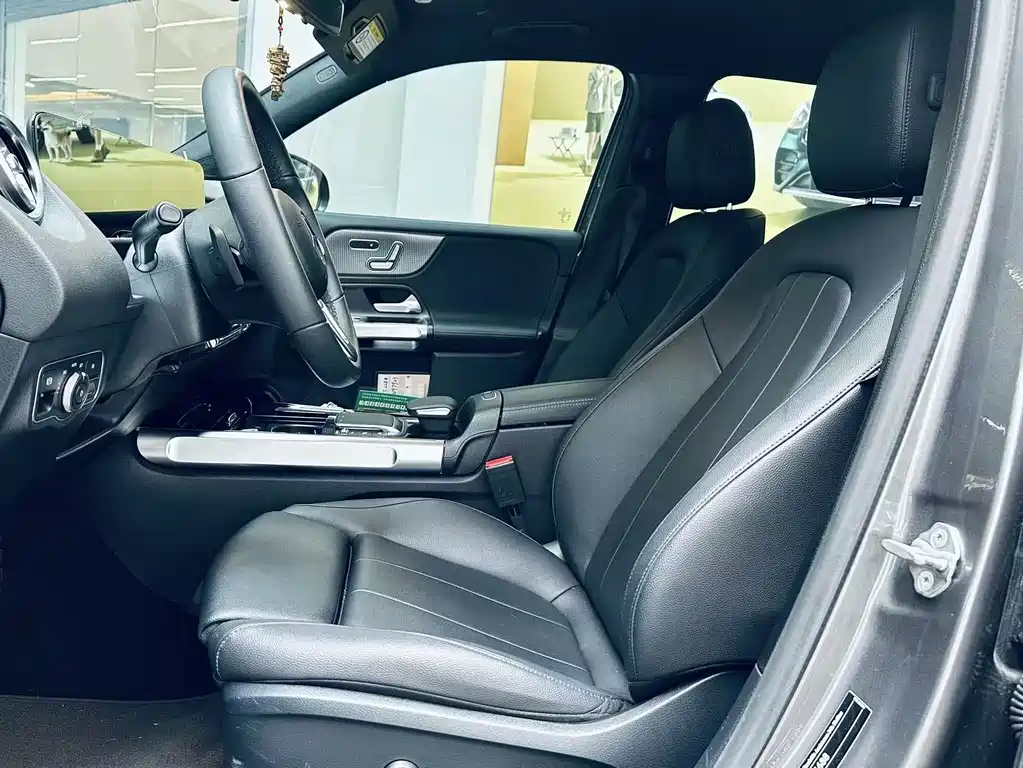 Mercedes-Benz GLB — миниатюра 7