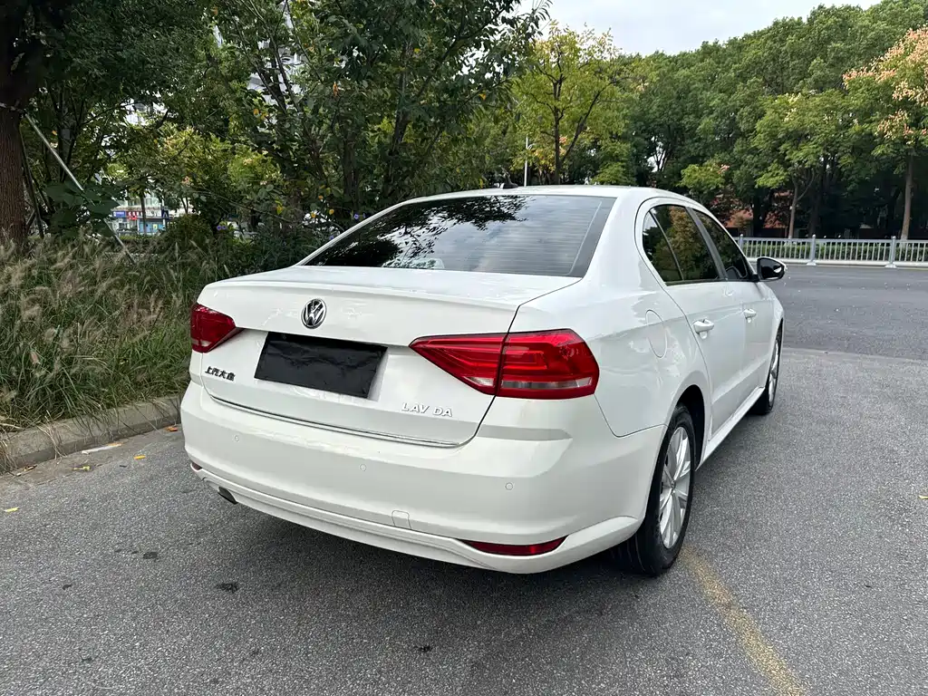 Volkswagen Lavida — миниатюра 5