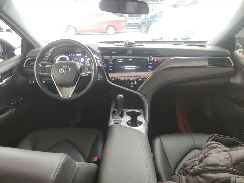 Toyota Camry — миниатюра 10