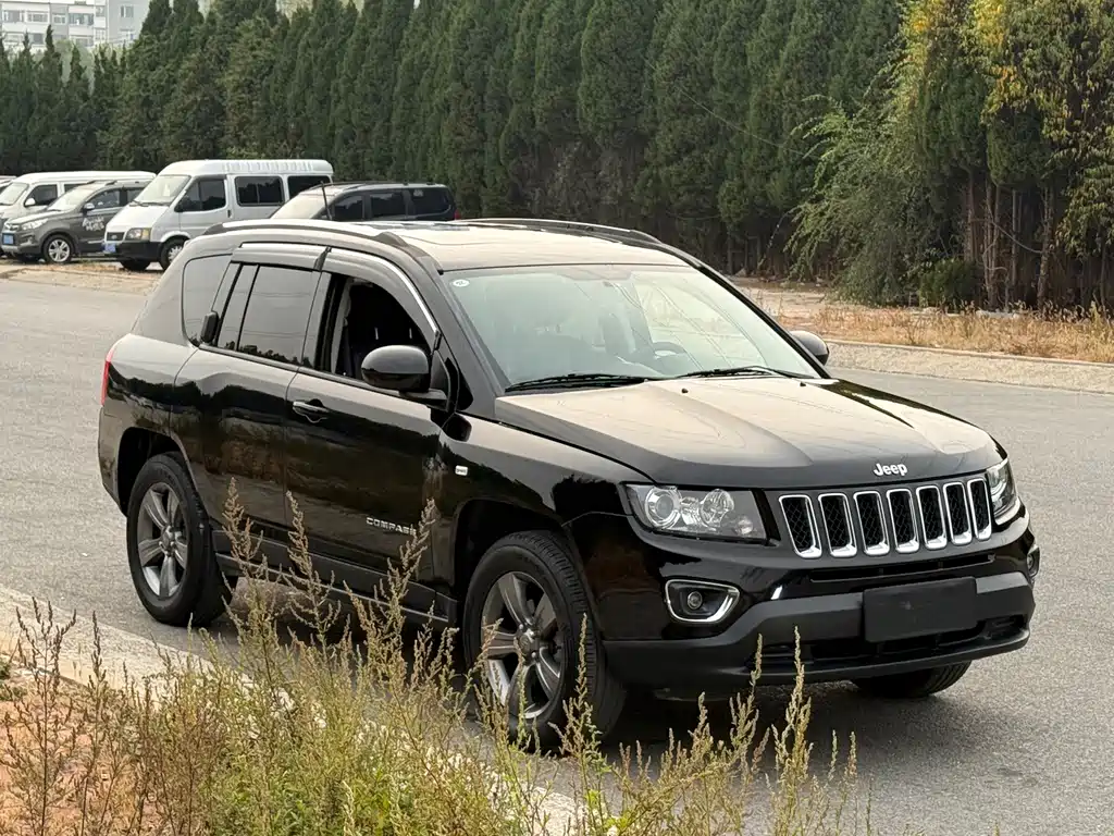 Jeep Compass (Import) — миниатюра 8