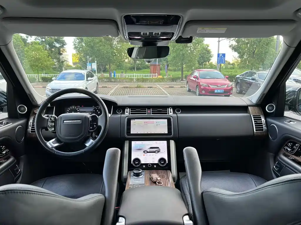 Land Rover Range Rover — миниатюра 6