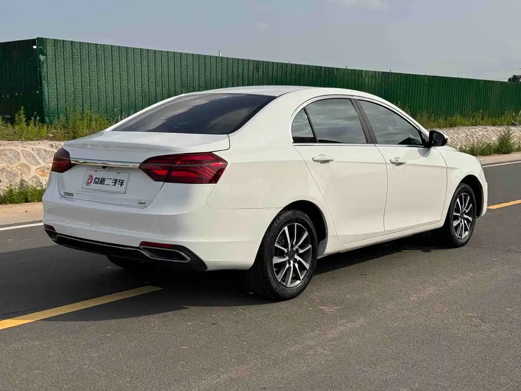 Geely Emgrand — миниатюра 6