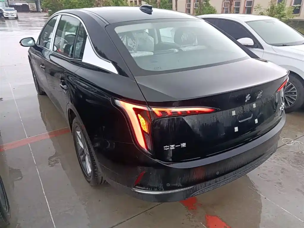 Hongqi E-QM5 2025 610km PLUS