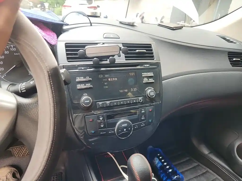 Nissan Tiida — миниатюра 10