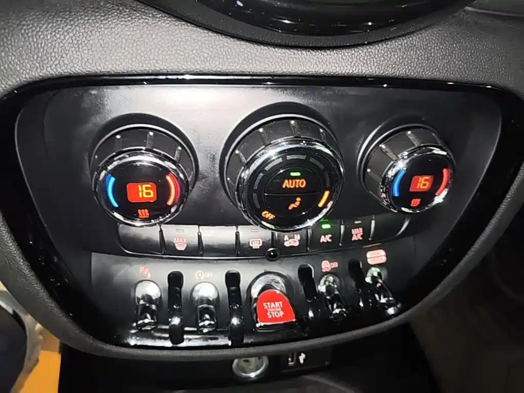 MINI Mini Clubman — миниатюра 13