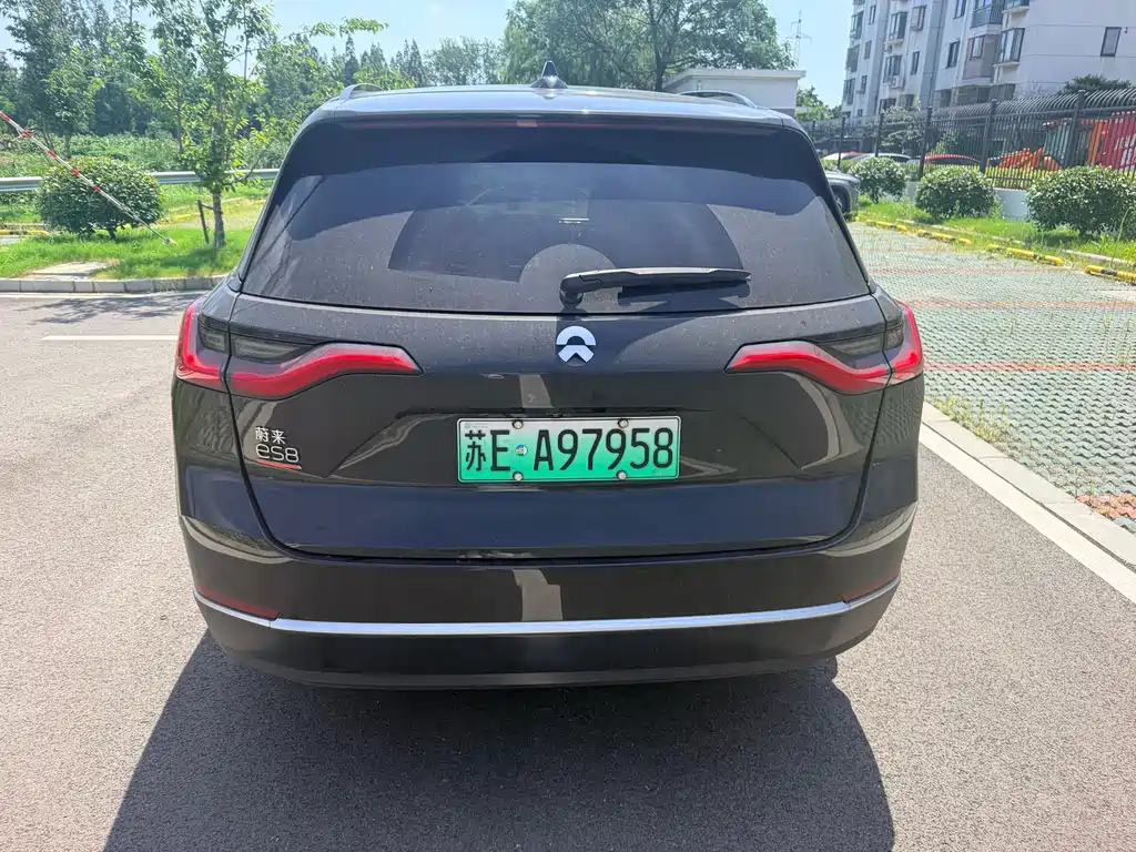NIO ES8 2020 580KM мест