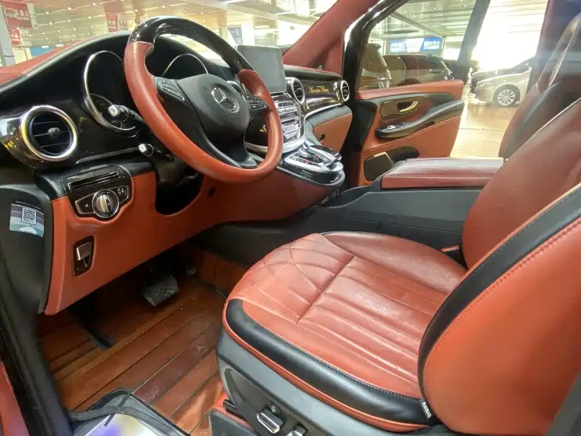 Mercedes-Benz V-Class (Import) — миниатюра 11