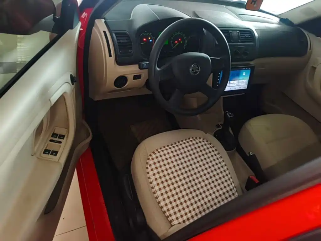 Skoda Fabia — миниатюра 16