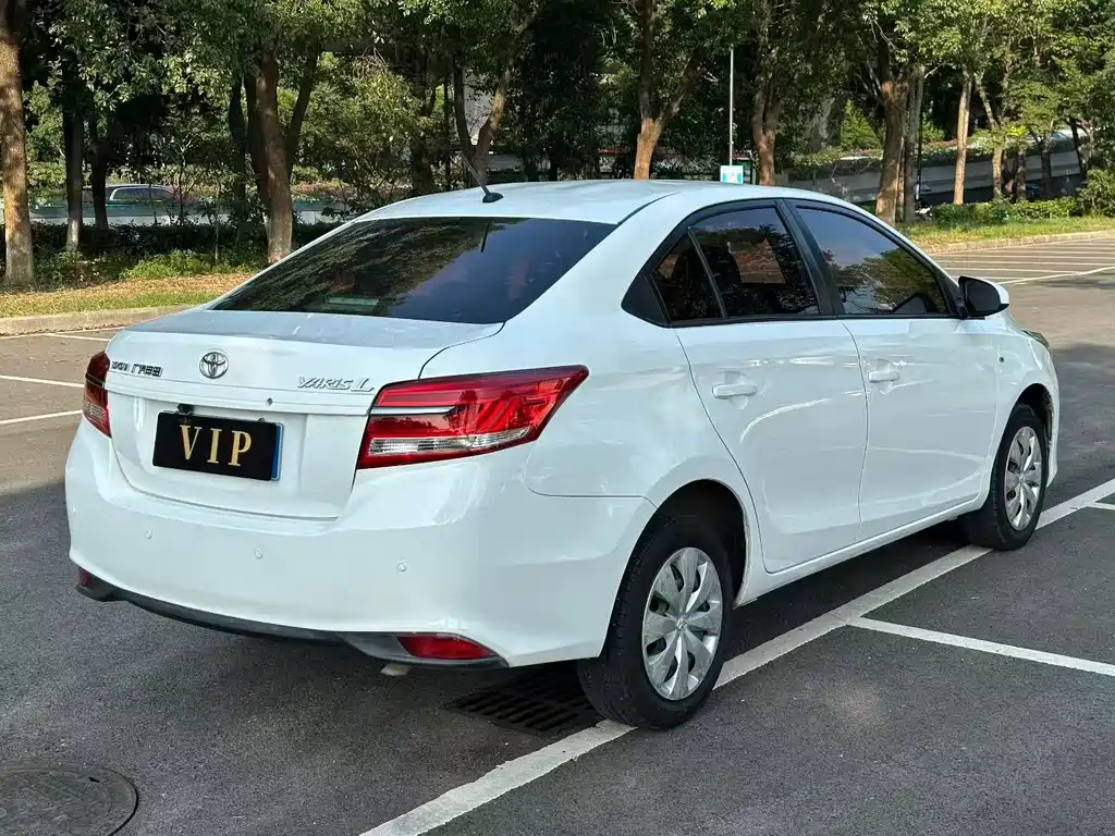 Toyota Yaris L — миниатюра 7