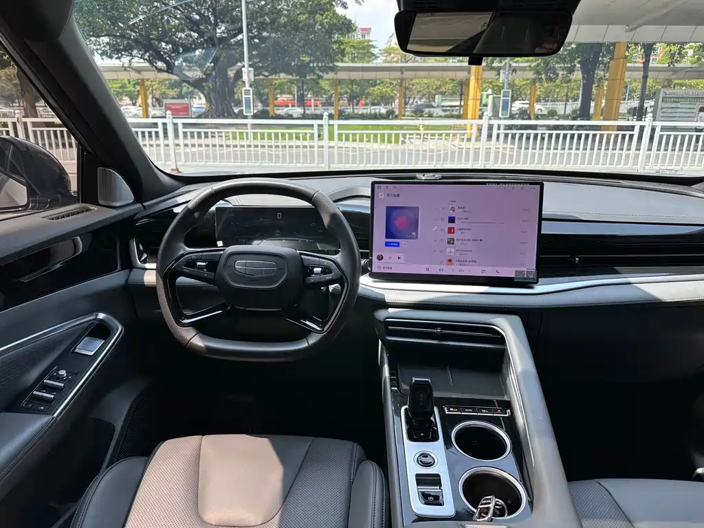 Geely Boyue — миниатюра 12