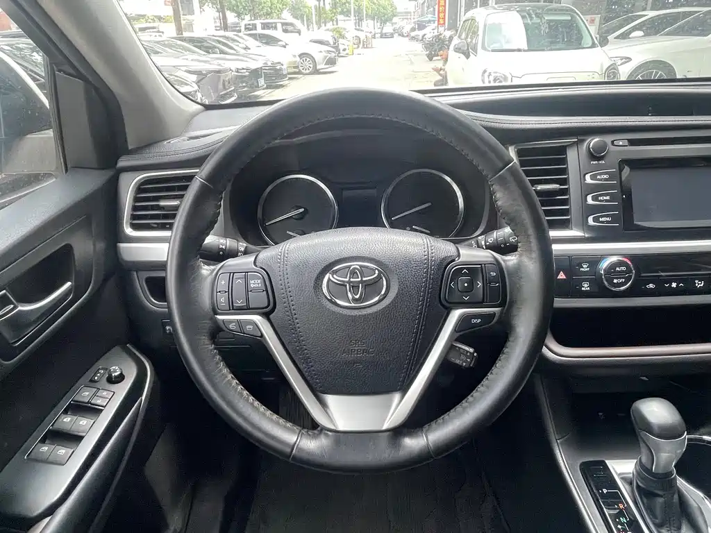 Toyota Highlander — миниатюра 13