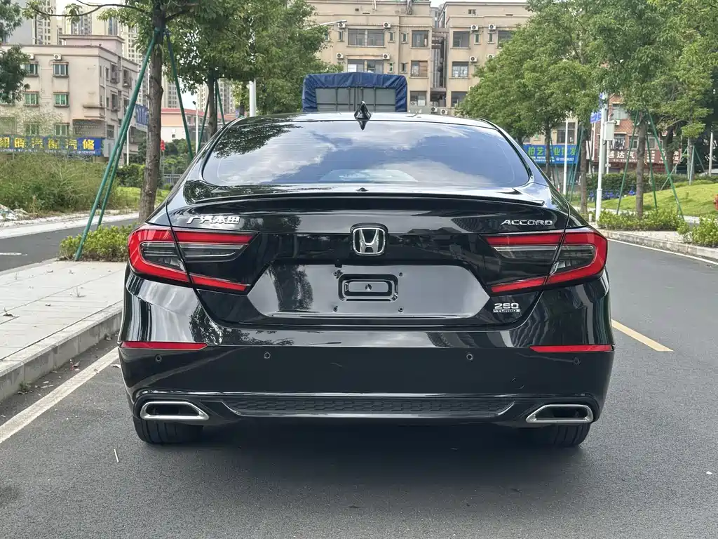 Honda Accord — миниатюра 8