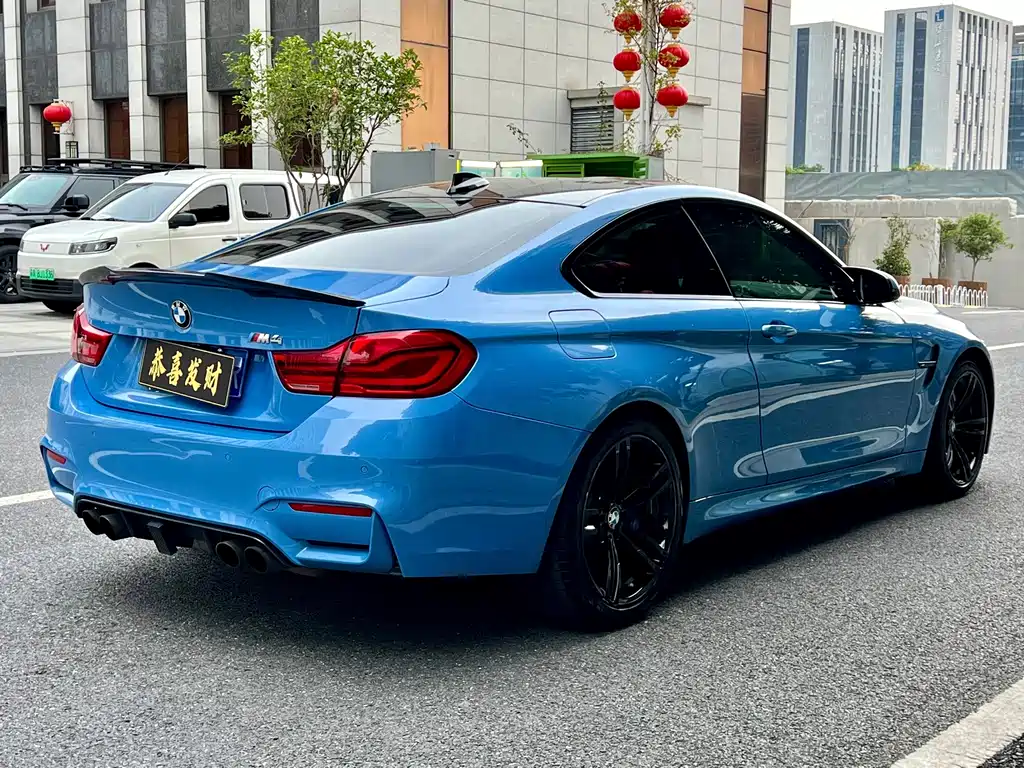 BMW M4 — миниатюра 8