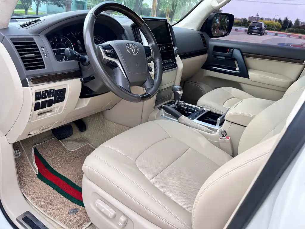 Toyota Land Cruiser 2019 4.0L AT