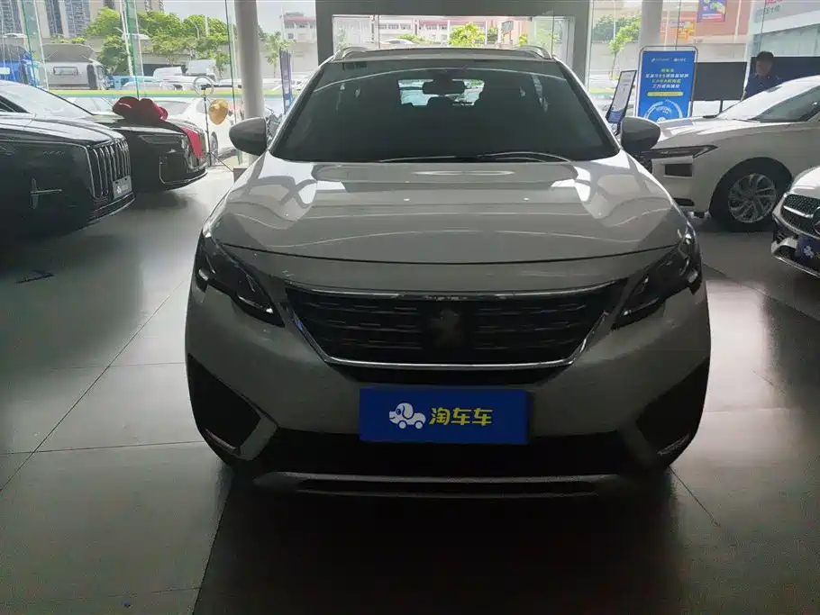PEUGEOT  5008