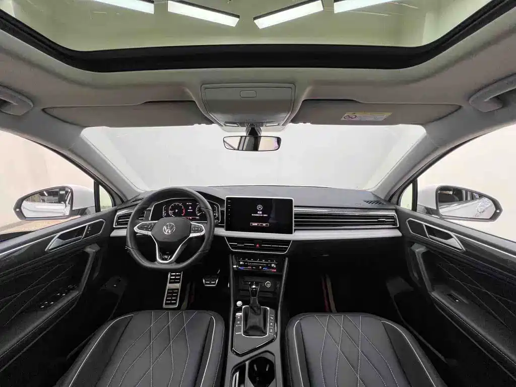 Volkswagen Tiguan L — миниатюра 16