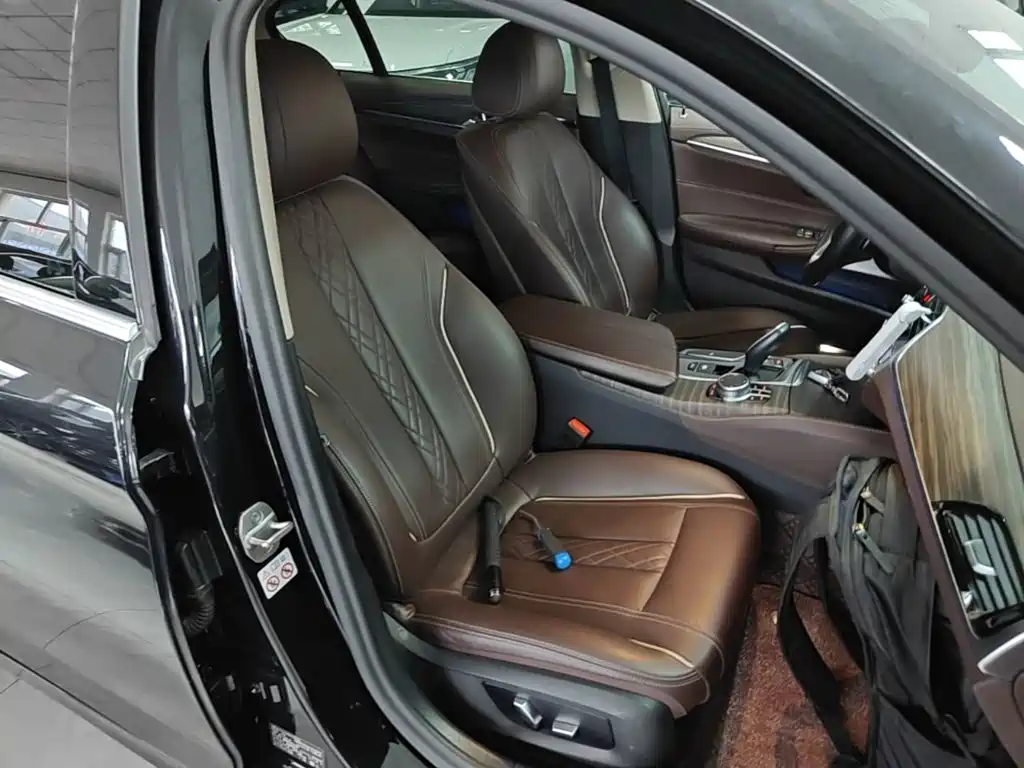 BMW 5 Series — миниатюра 25