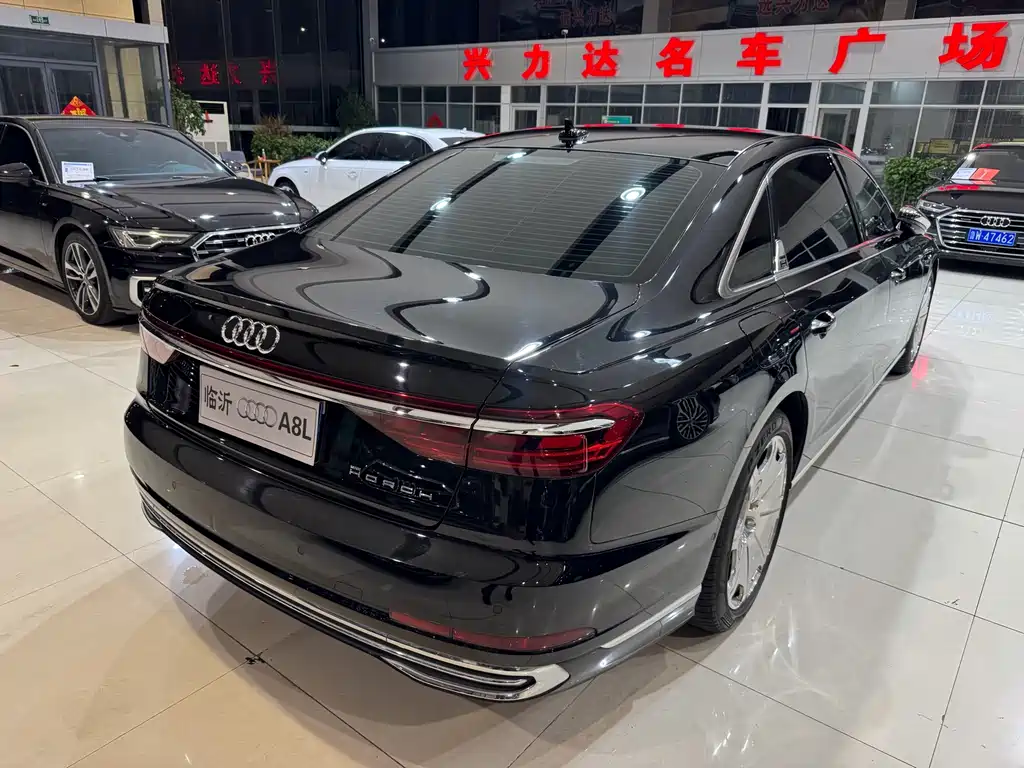 Audi A8 — миниатюра 3