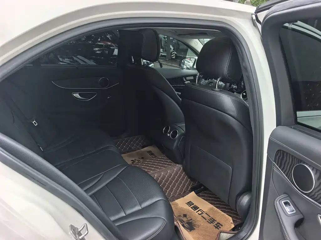 Mercedes-Benz C-Class — миниатюра 8