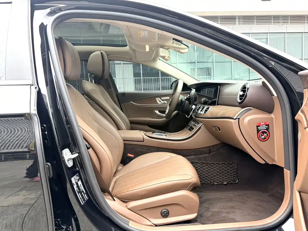Mercedes-Benz E-Class — миниатюра 8