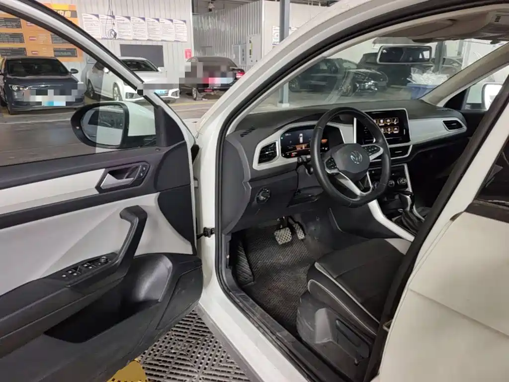 Volkswagen T-Roc — миниатюра 16