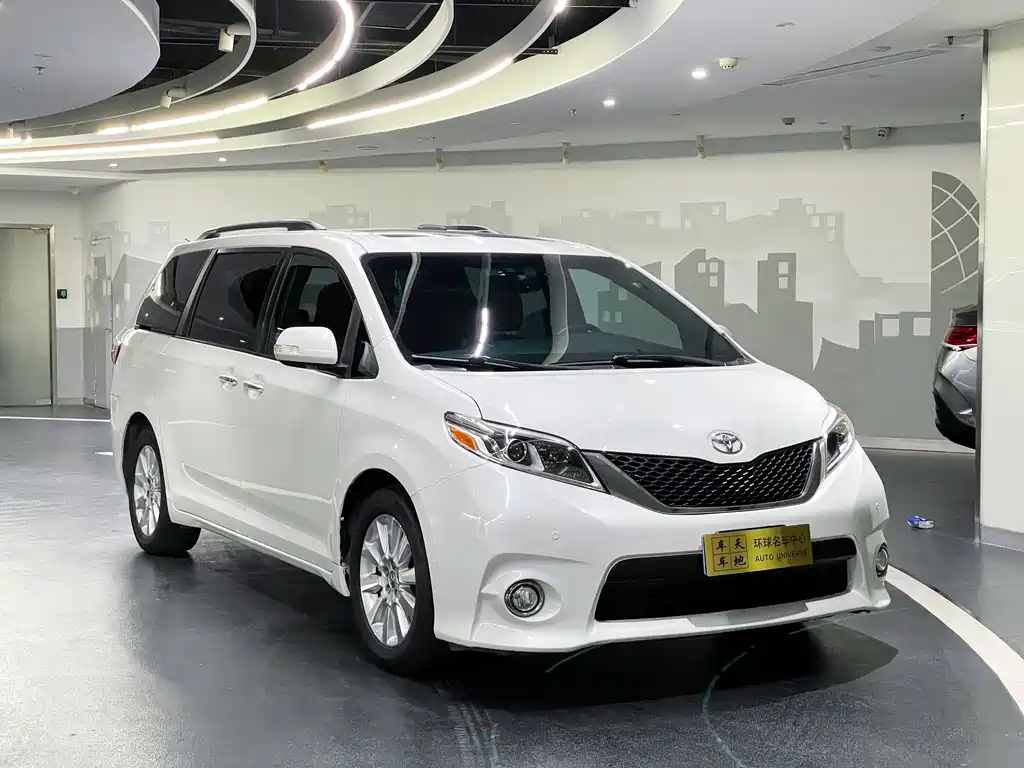 TOYOTA SIENNA