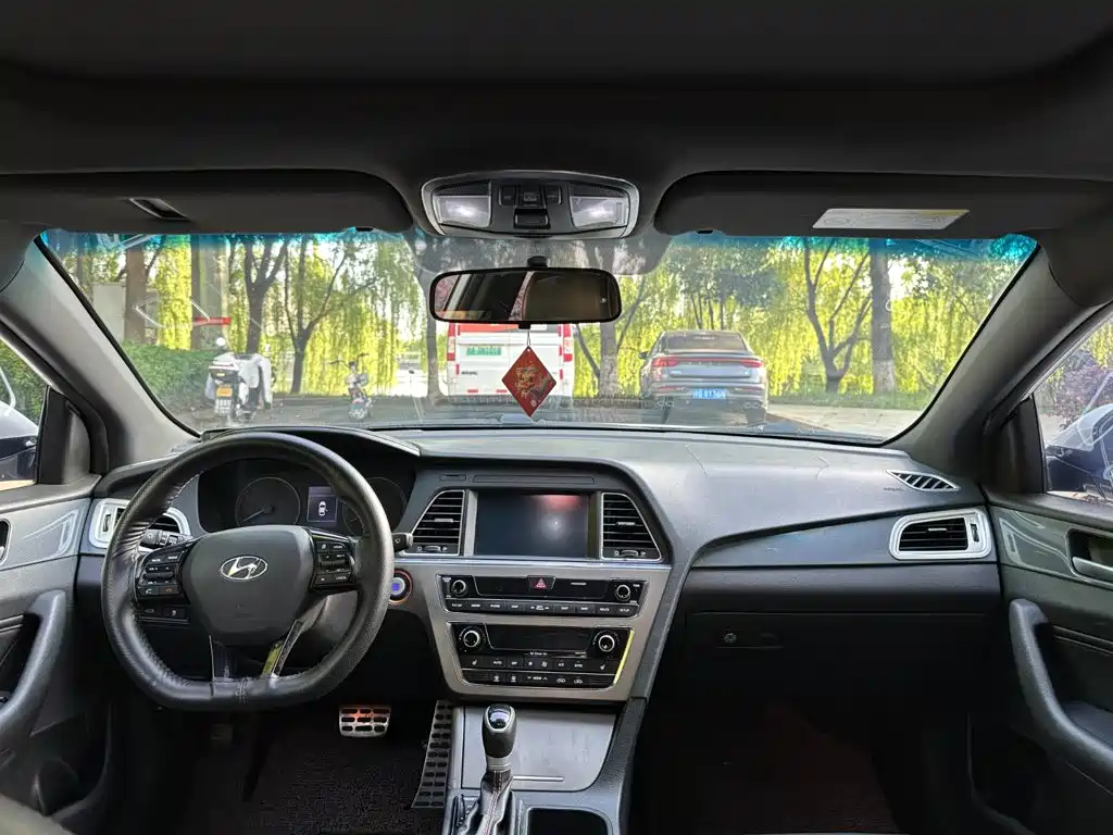 Hyundai Sonata — миниатюра 6