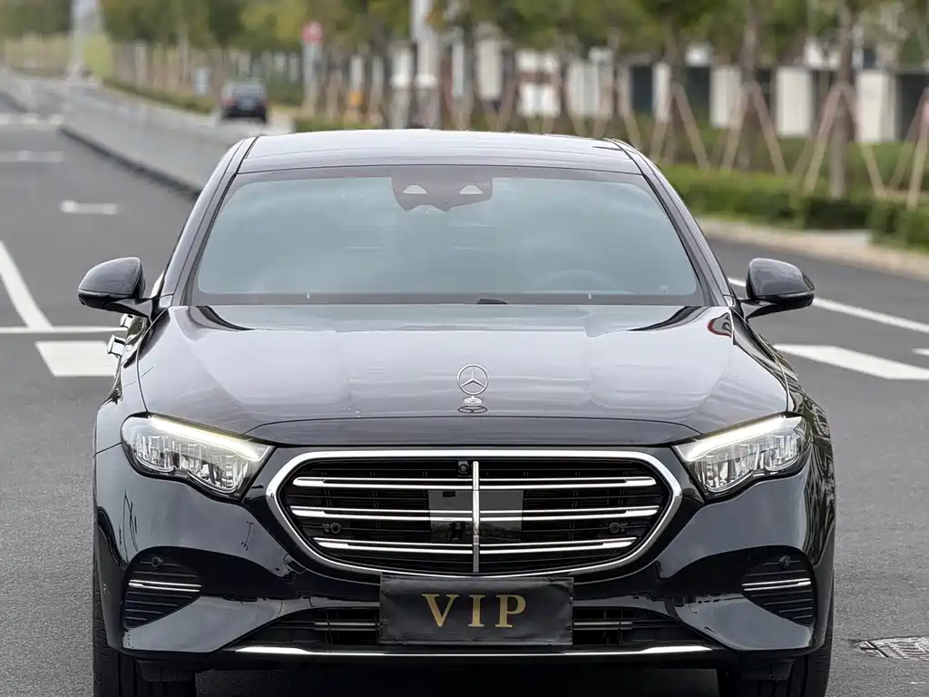 Mercedes-Benz E-Class — миниатюра 2