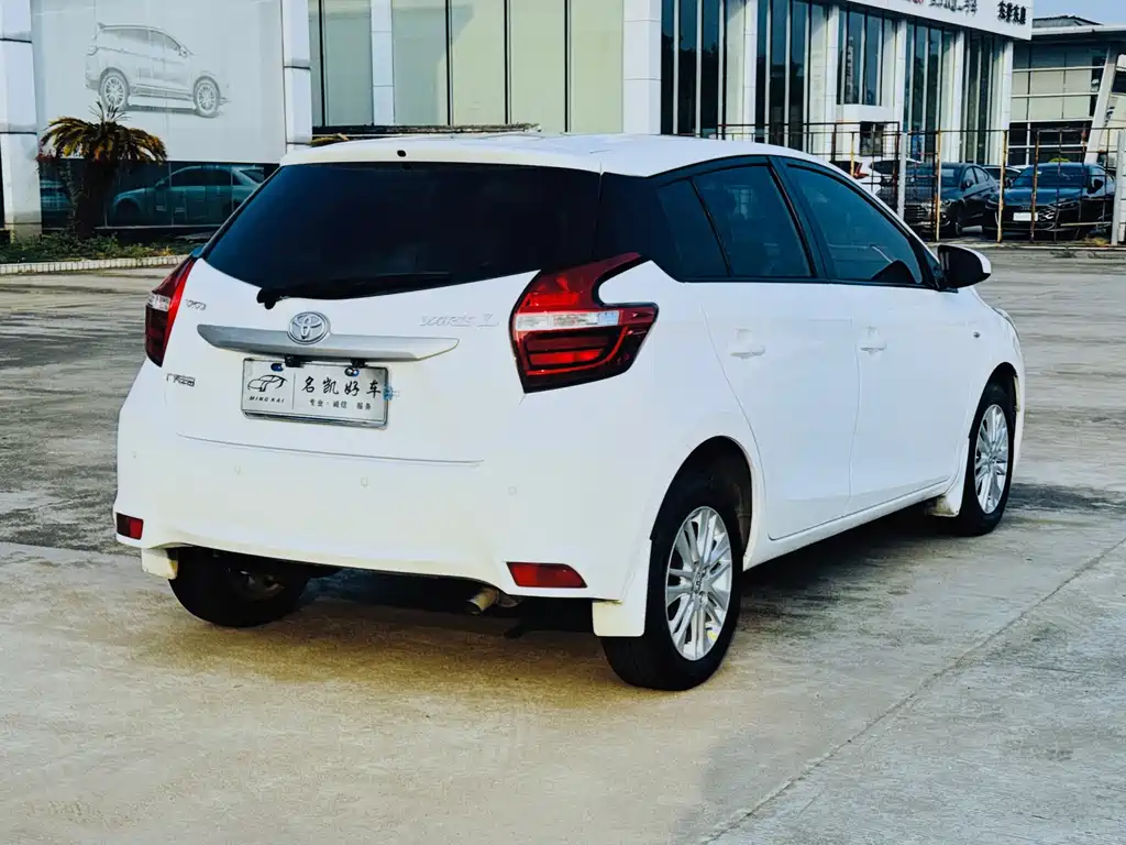Toyota Yaris L — миниатюра 6