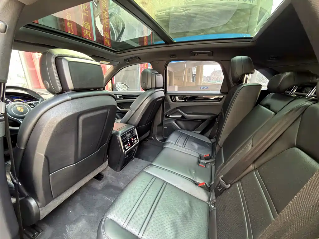 Porsche Cayenne Hybrid — миниатюра 10